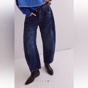 Free People NWT Good Luck Mid-Rise Barrel Jeans Size 30 in Deep End (Indigo)